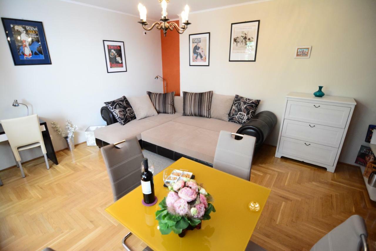 Downtown Garden Isle In Urban Style-Free Parking Apartment Budapest Exterior photo